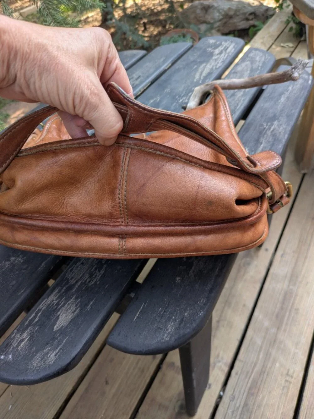 FRYE Vintage Campus Cognac Leather Crossbody Handbag w/ Logo Tag.